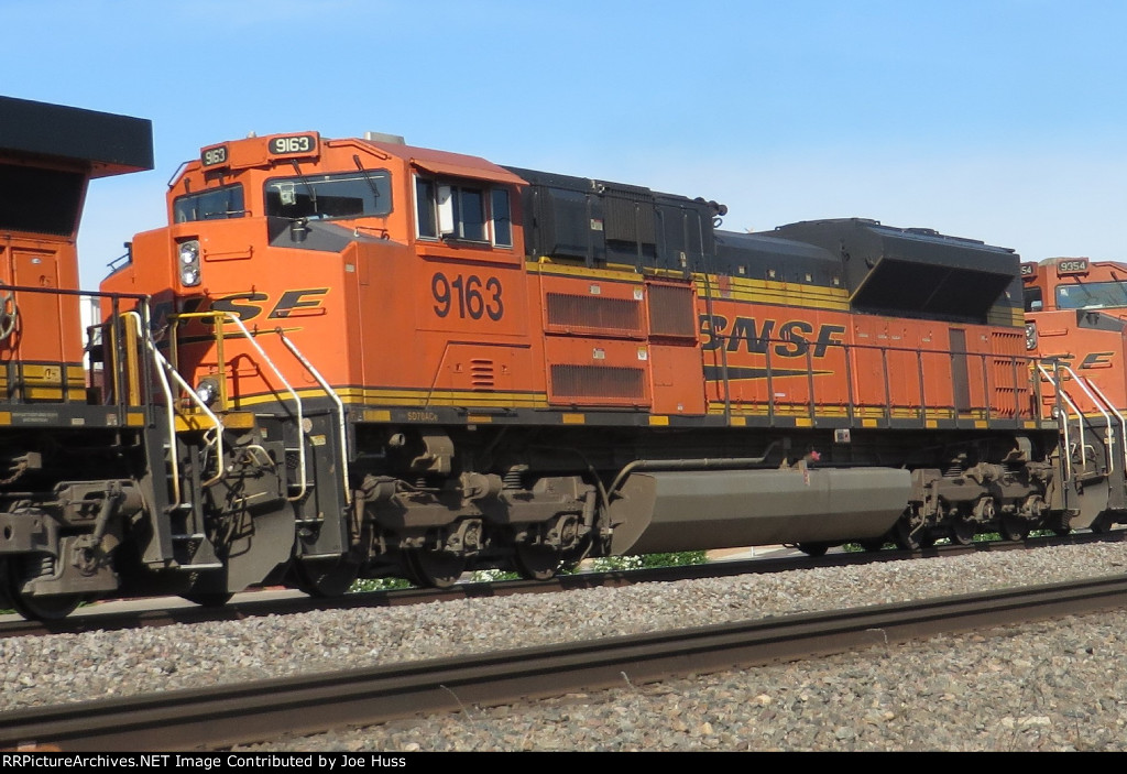 BNSF 9163